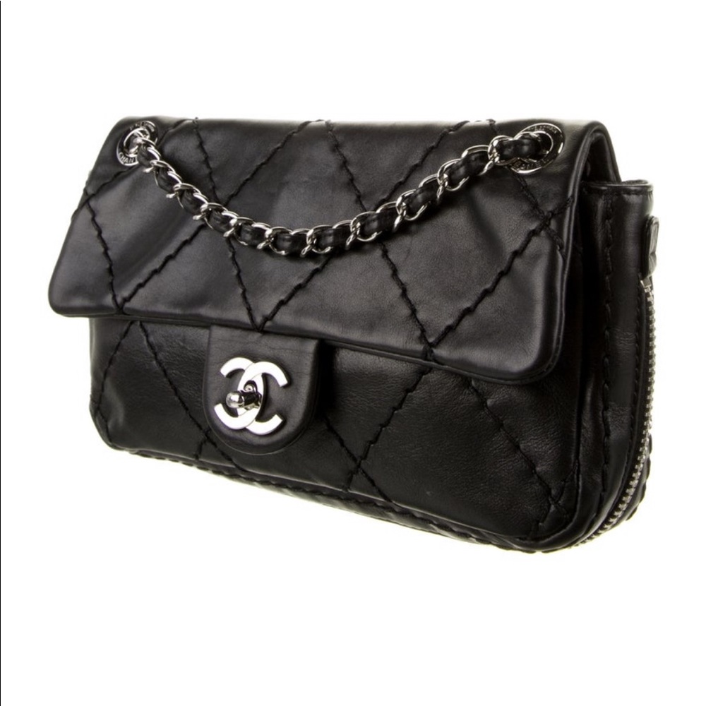 CHANEL Expandable Ligne Flap Bag - black